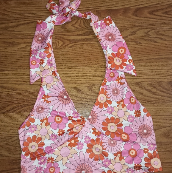 Self Tie Floral Halter Top - Picture 4 of 5